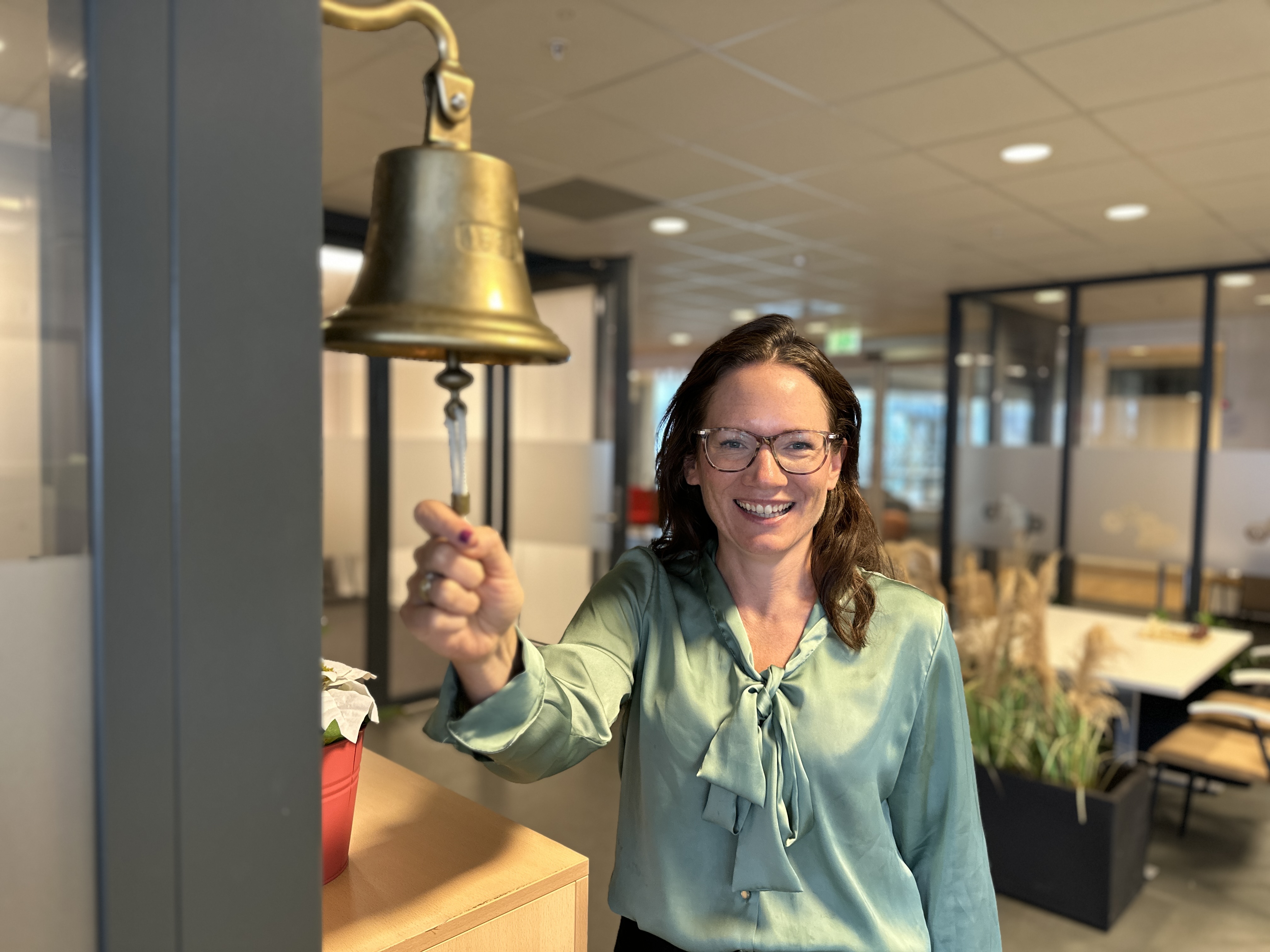 Ida L. Muggerud ringer i bjella